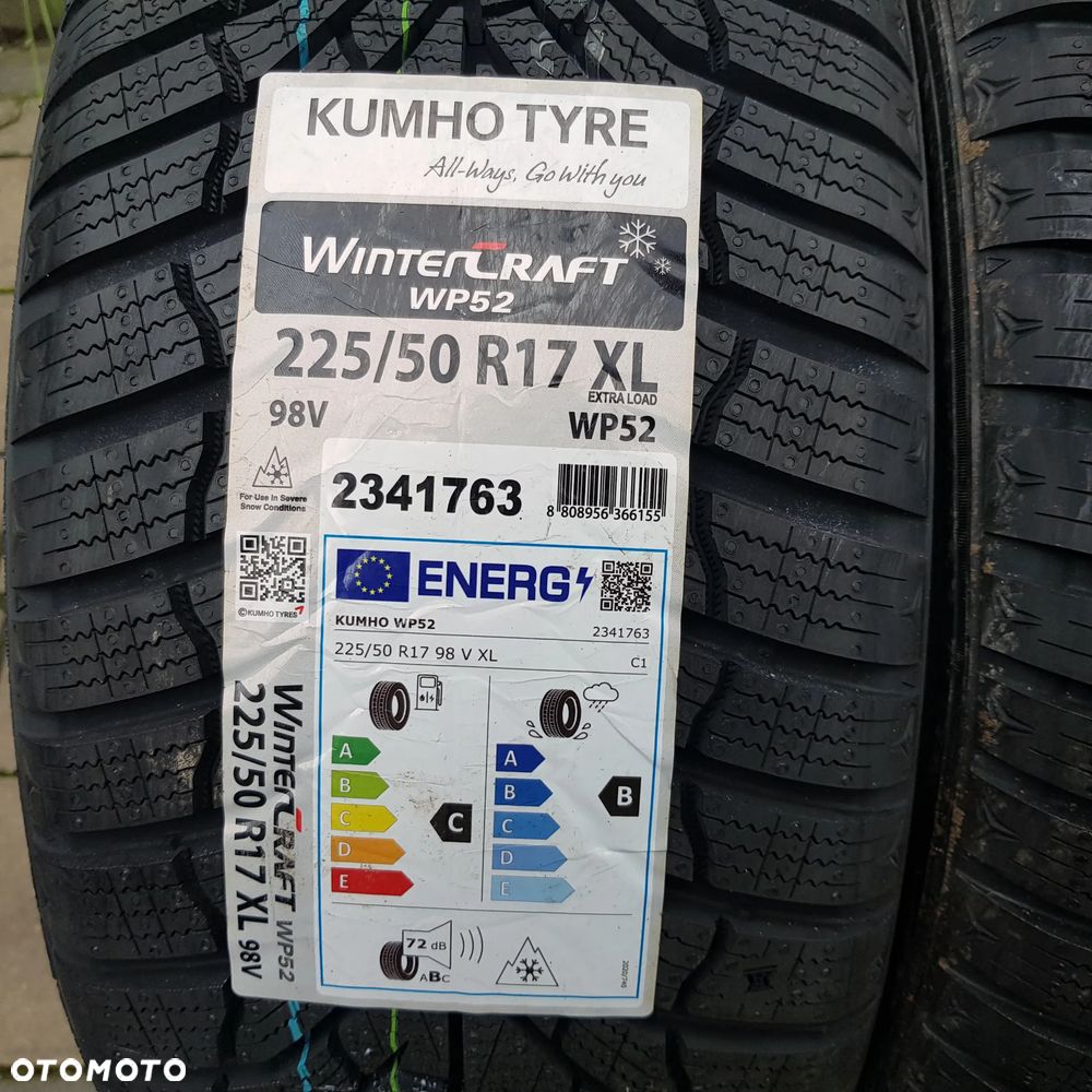 4x 225/50R17 Kumho WP52 Komplet opon zimowych - 2