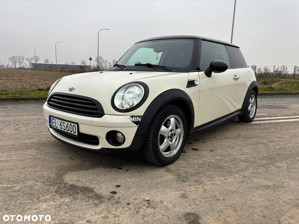 MINI Cooper Standard - 1