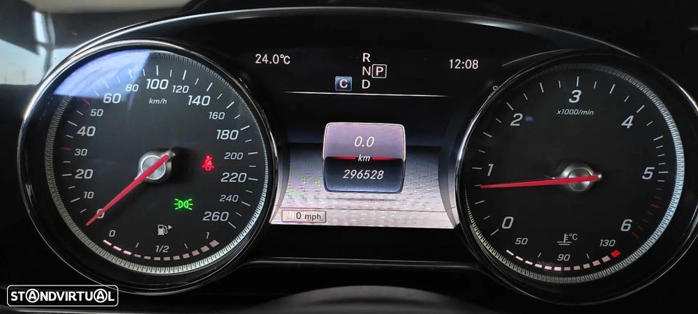 Mercedes-Benz E 220 d Avantgarde - 38