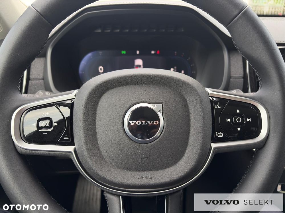 Volvo XC 90 - 22