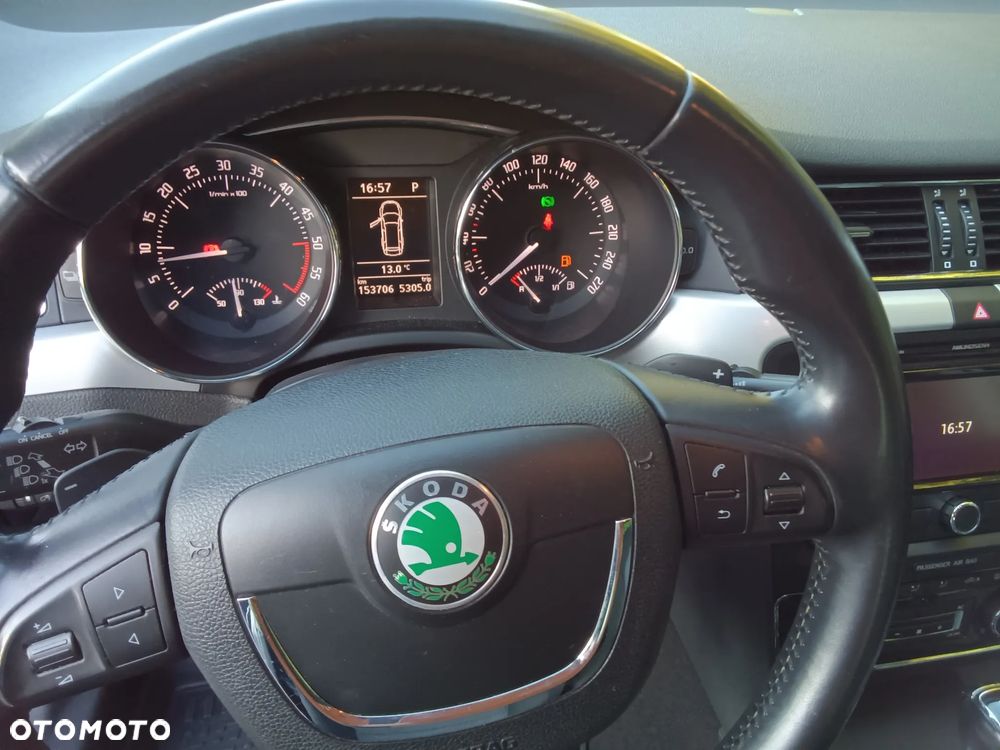 Skoda Superb 2.0 TDI Comfort DSG - 14