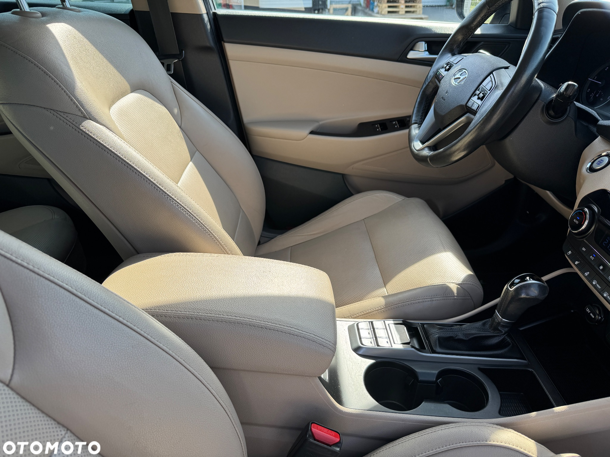 Hyundai Tucson blue 1.7 CRDi 2WD DCT Premium - 26