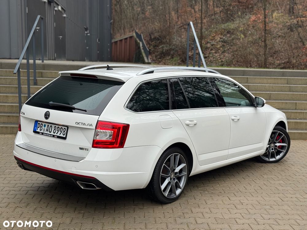 Skoda Octavia 2.0 TDI DSG RS - 14