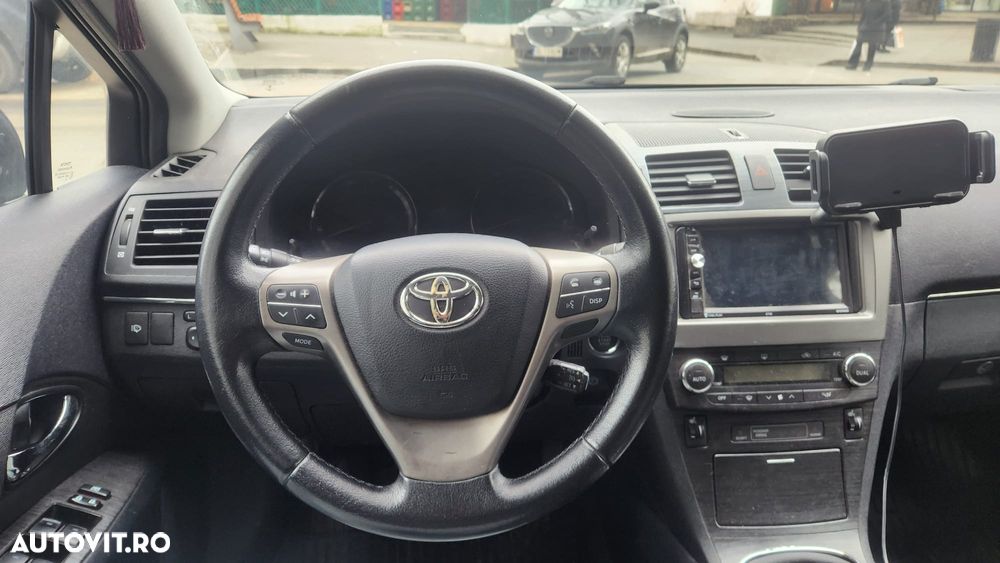 Toyota Avensis 2.2 D-4D Luxury - 6