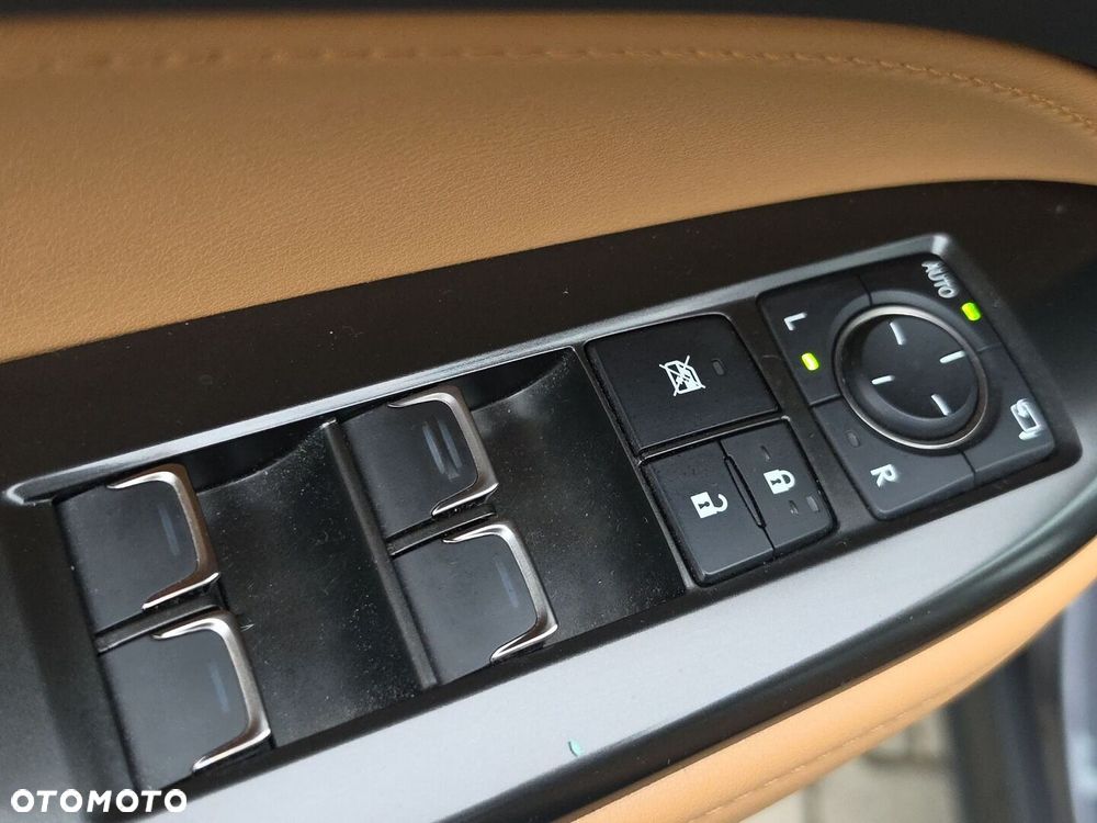 Lexus NX - 14