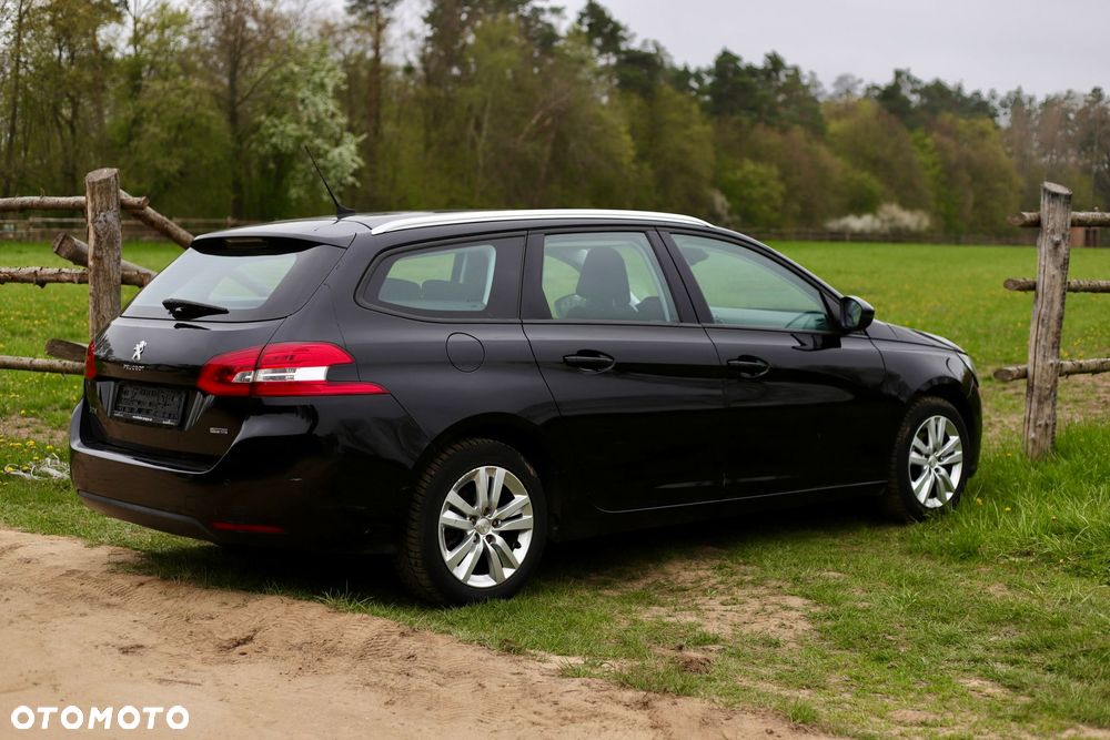 Peugeot 308 BlueHDi 120 EAT6 Stop & Start Active Business-Paket - 4