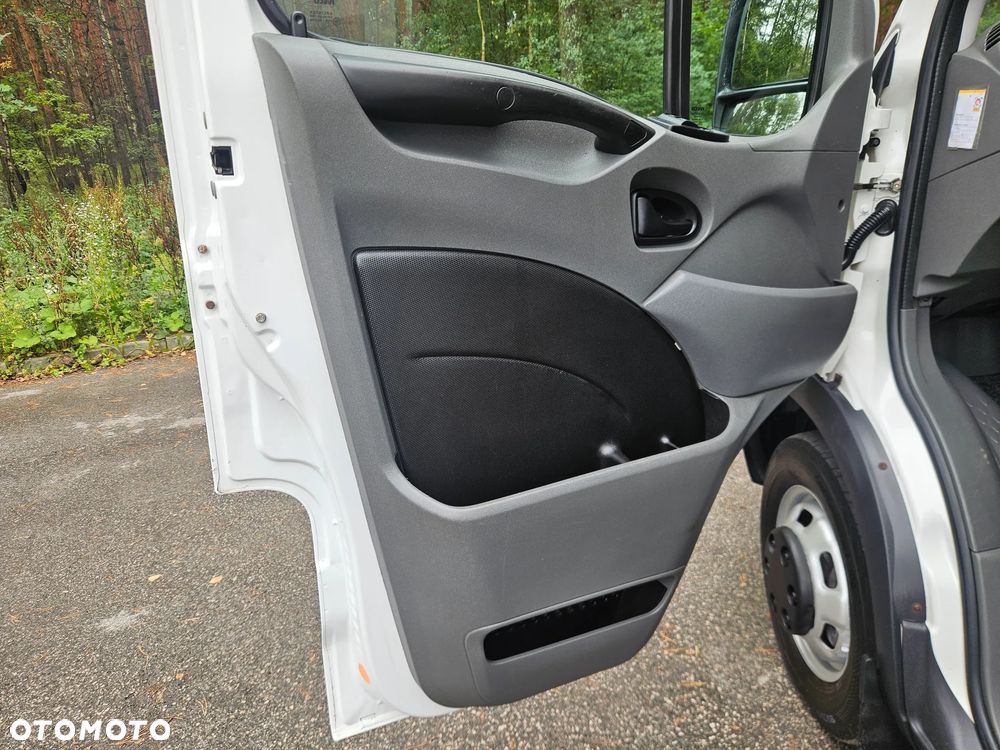 Iveco Daily BLIŹNIAKI Hak 3,5 tony - 29