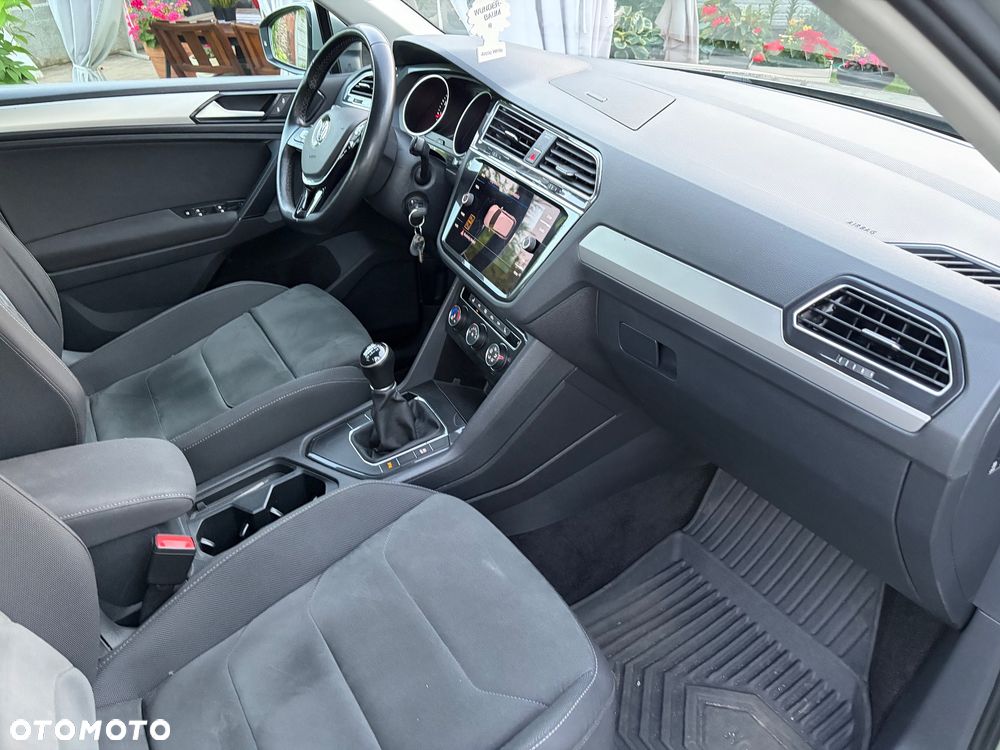 Volkswagen Tiguan - 12