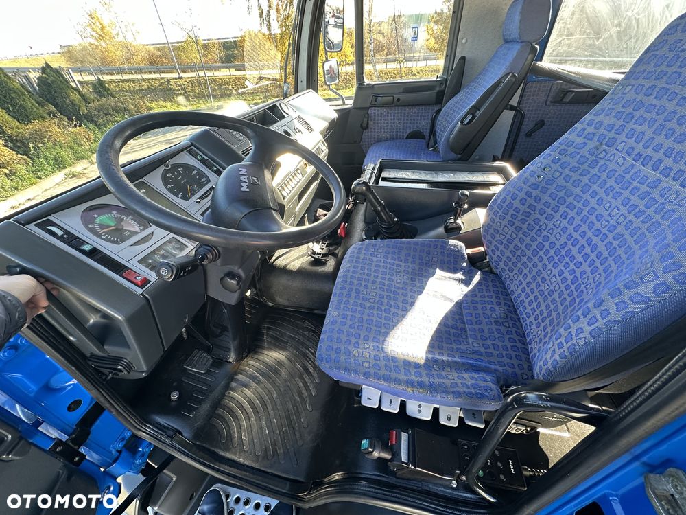 MAN LE 18.220 Wywrotka 3-stronna HDS HIAB 085 - 18