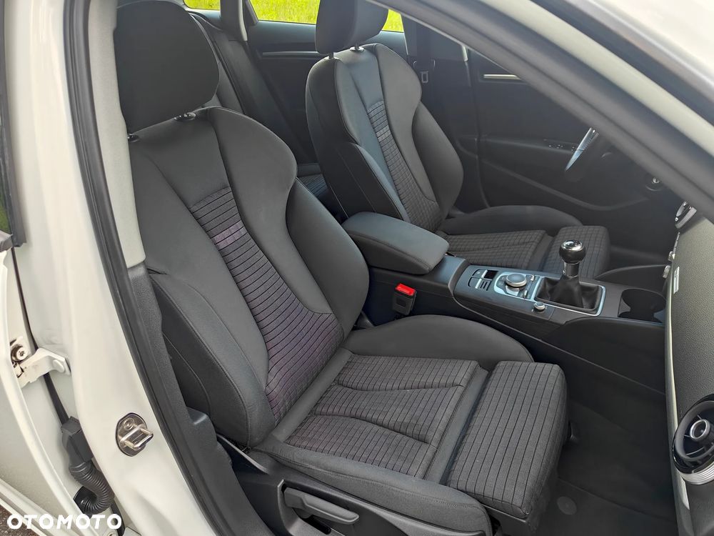 Audi A3 Sportback - 32