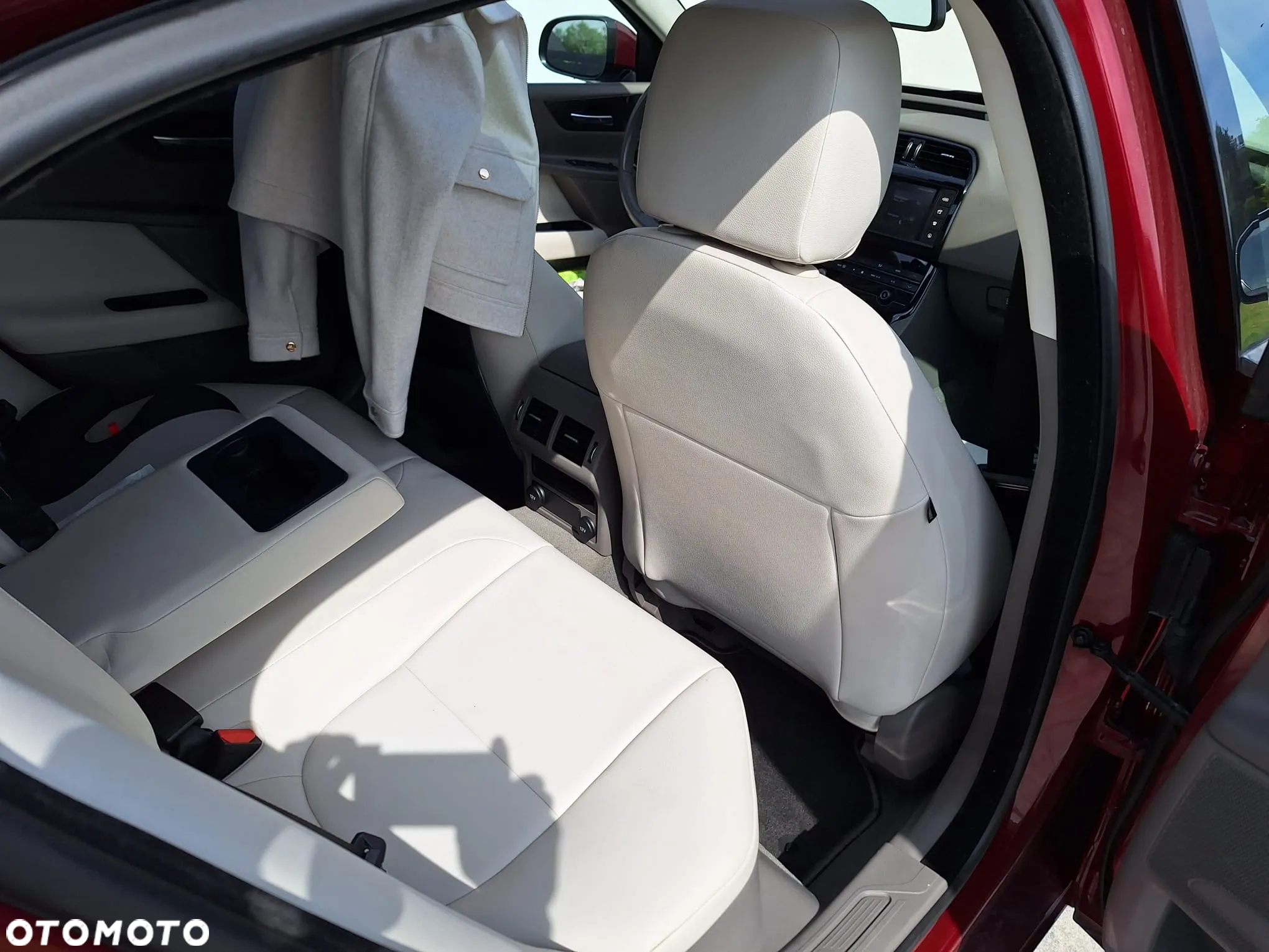 Jaguar XE 2.0 T Prestige - 18