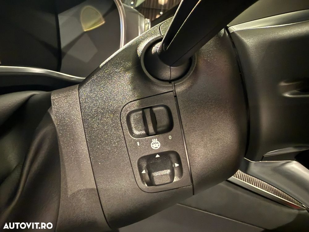 Mercedes-Benz AMG GT - 31