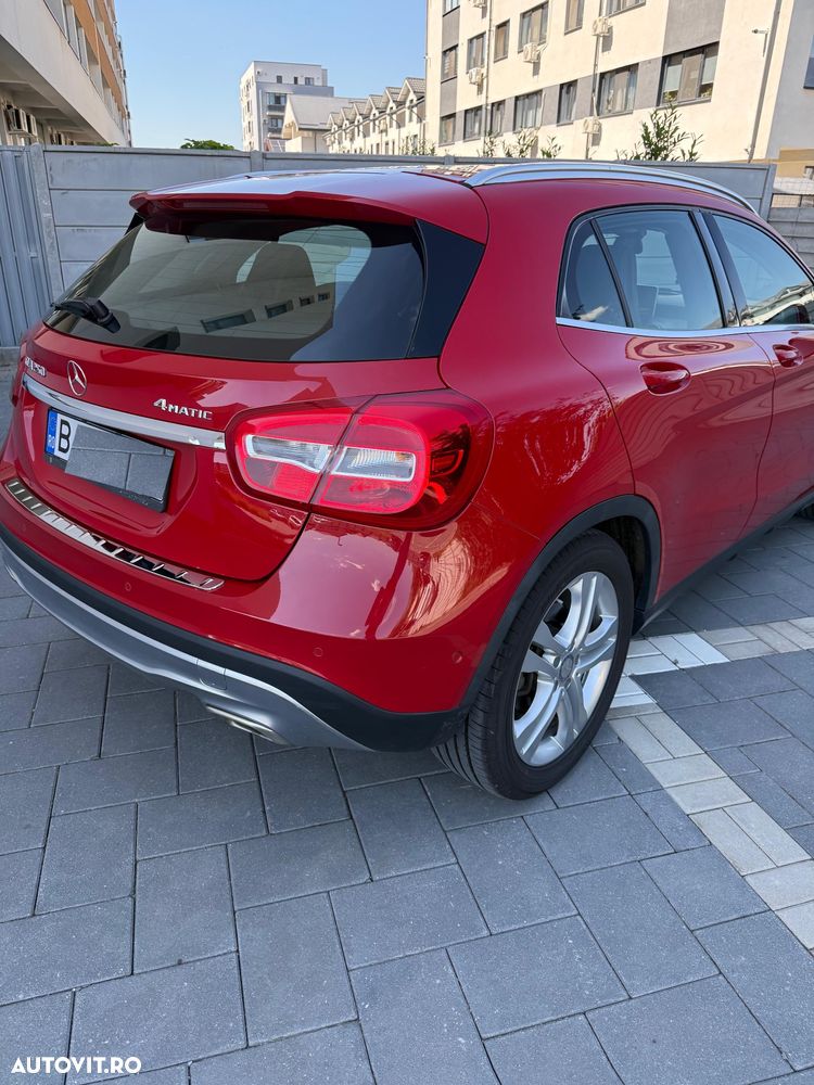 Mercedes-Benz GLA 250 4MATIC 7G-DCT - 19