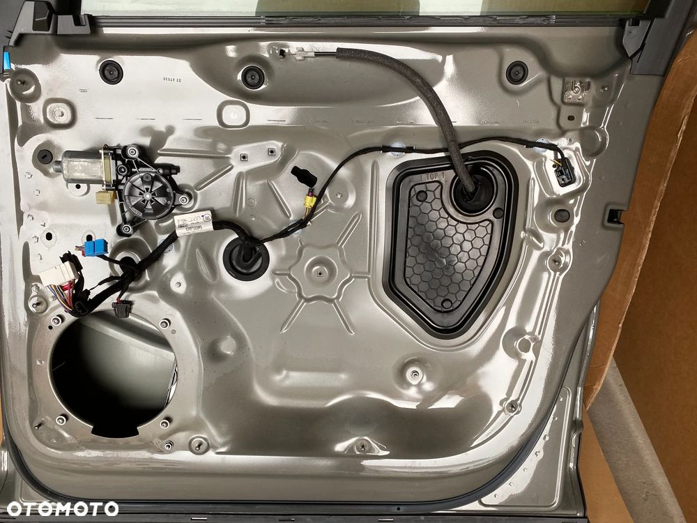 AUDI Q3 83A komplet drzwi przód tył lewe na lewą st. kolor Z7 Z7 LX7G 28km - 13