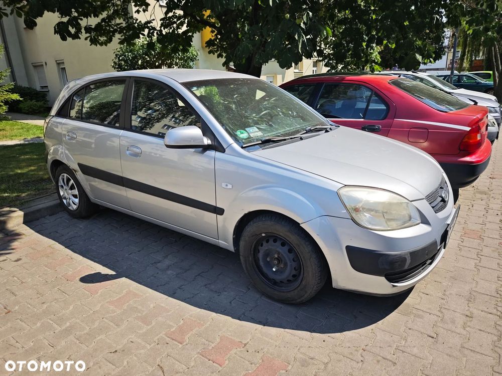 Kia Rio 1.4 Comfort - 4