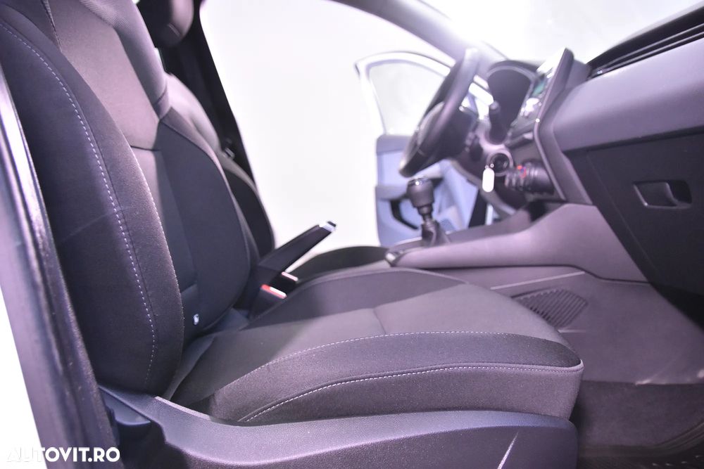 Renault Clio - 11
