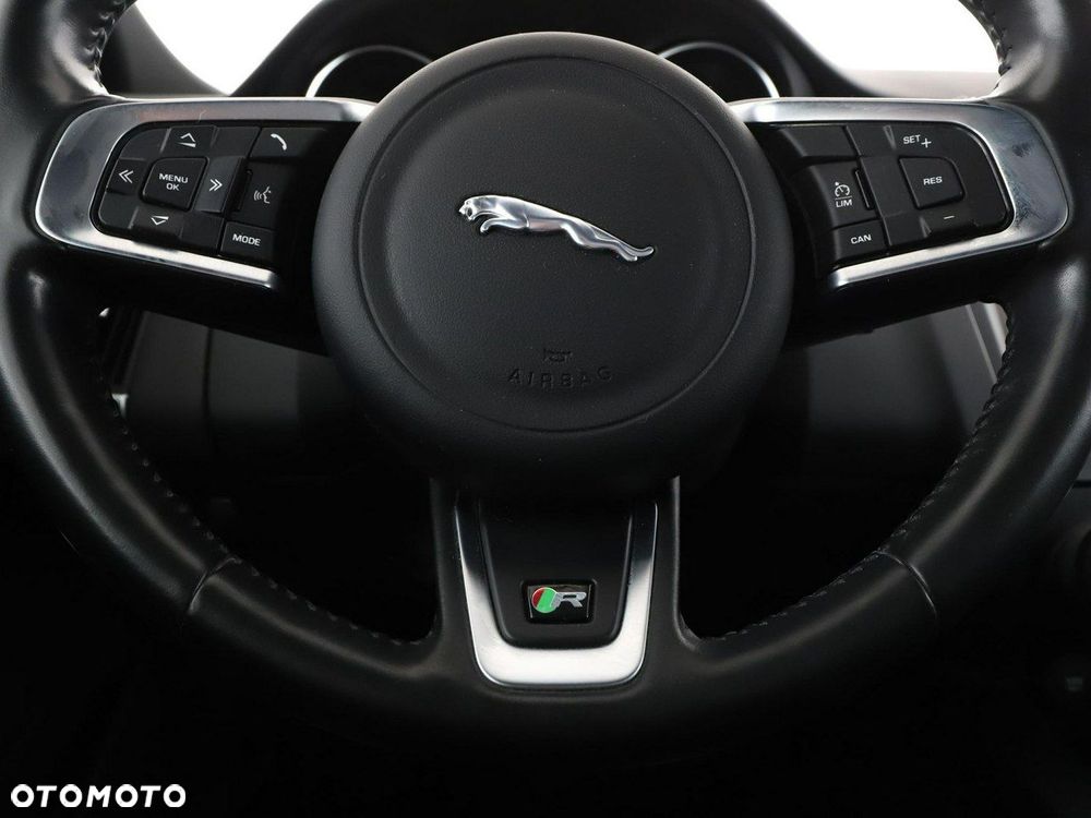 Jaguar E-Pace D180 AWD R-Dynamic - 22