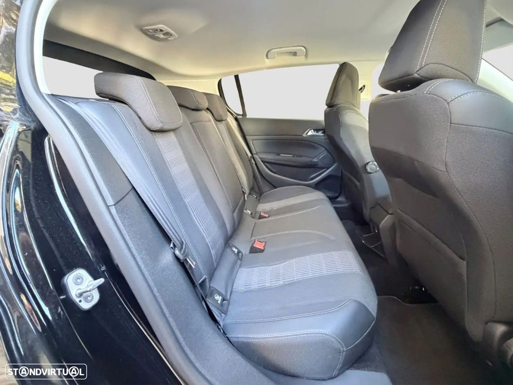 Peugeot 308 1.2 PureTech Allure EAT8 - 14