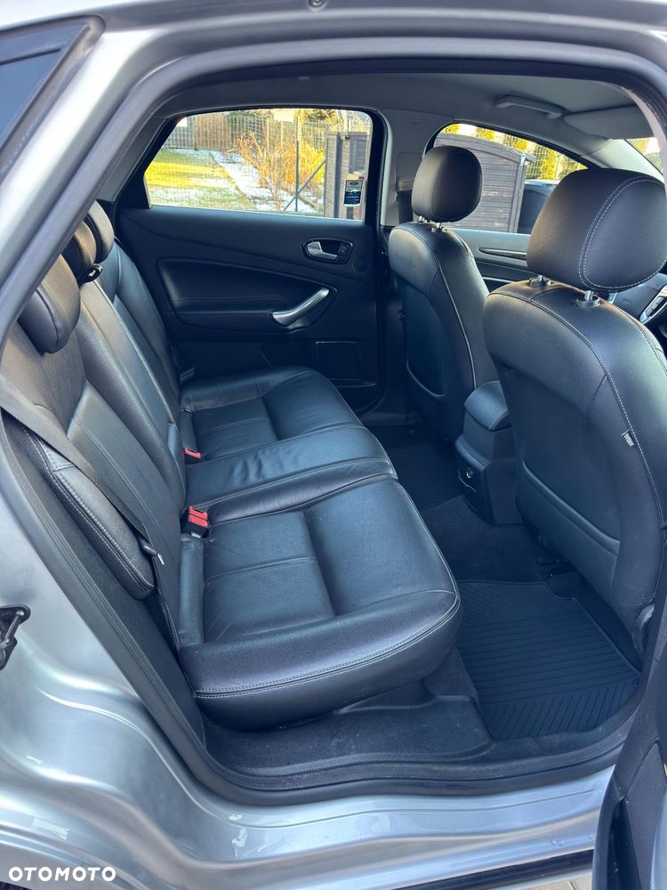 Ford Mondeo 1.8 TDCi Ghia - 11