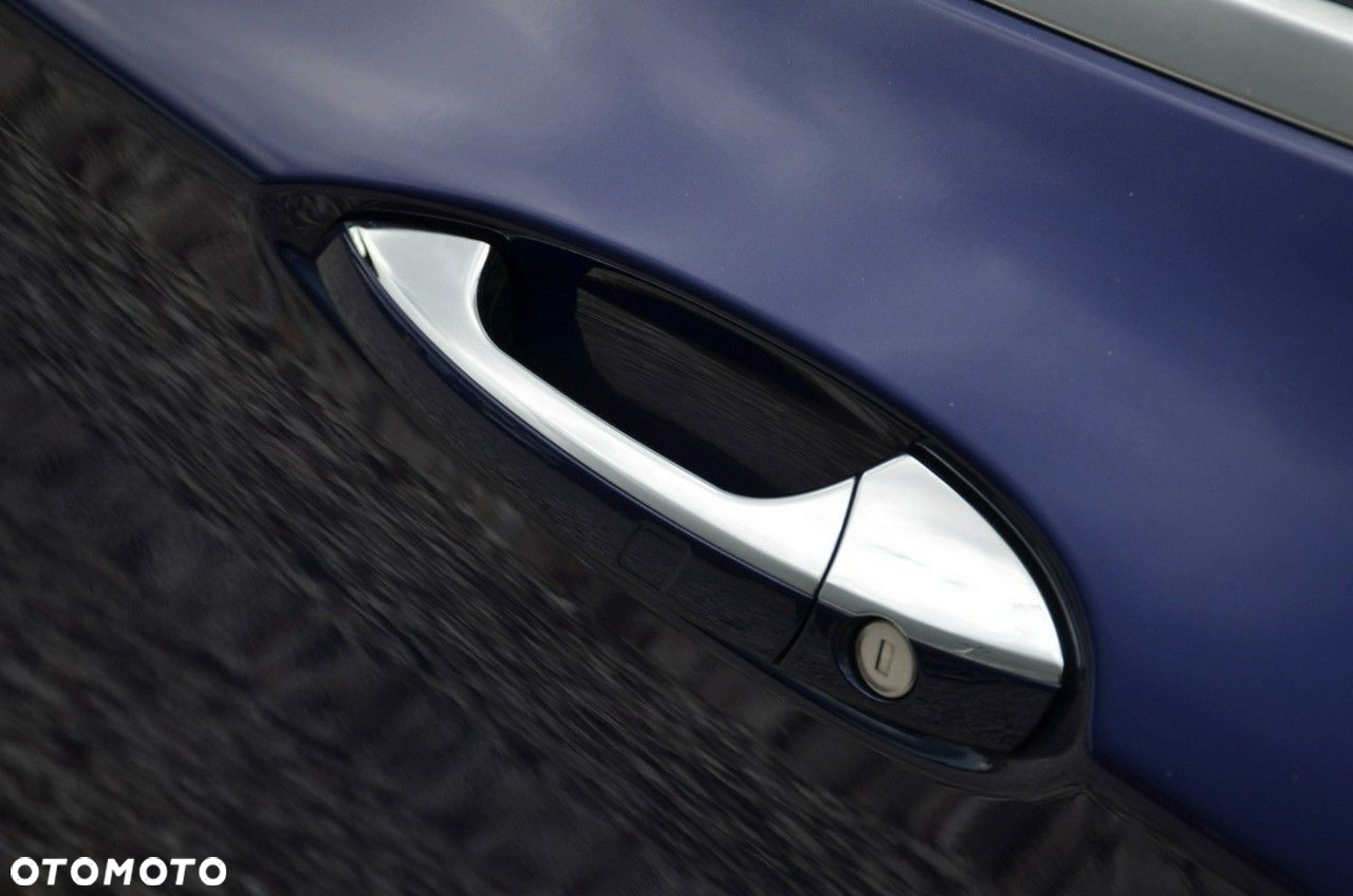 Infiniti Q30 - 29