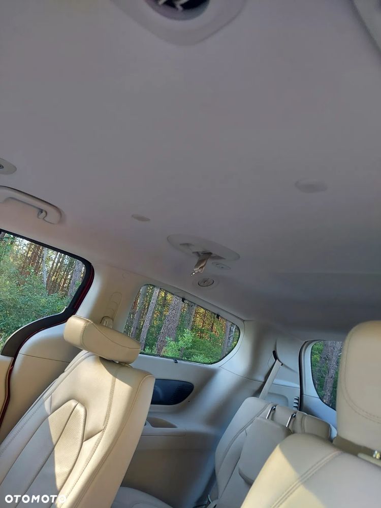 Chrysler Pacifica - 14