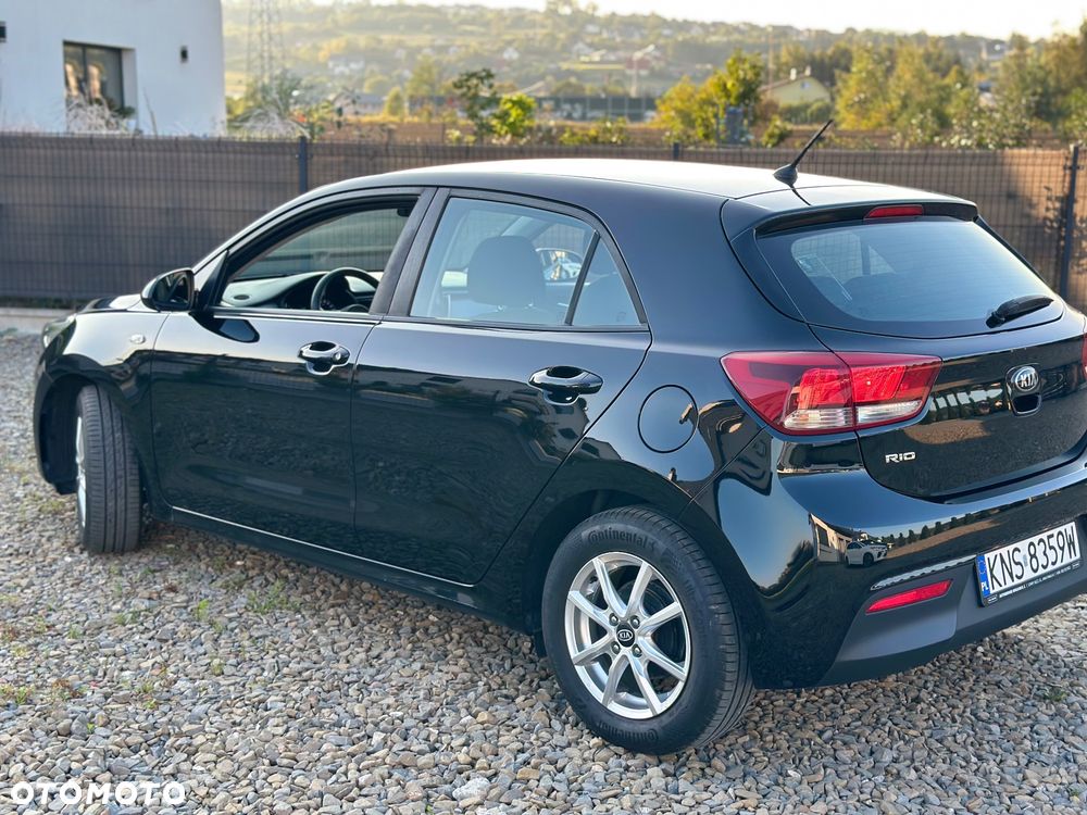 Kia Rio 1.4 L - 16