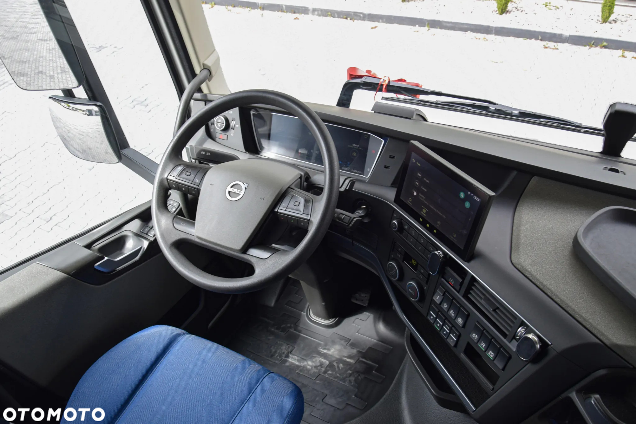 Volvo FH500 / EURO 6 / NOWY MODEL / KLIMATYZACJA POSTOJOWA / ACC / LEDY / 2 ZBIORNIKI PALIWA / FULL SPILERY / 2022 / NISKI PRZEBIEG / SERWISOWANY / SPROWADZONY - 25
