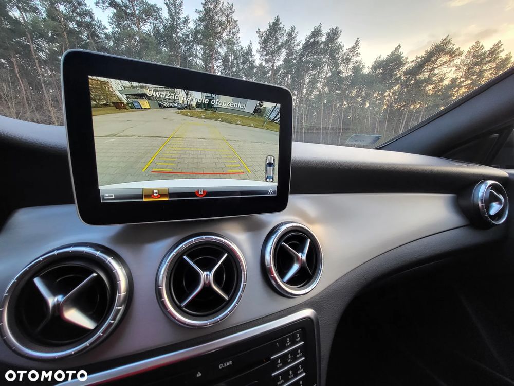 Mercedes-Benz CLA 220 4-Matic AMG Line - 27