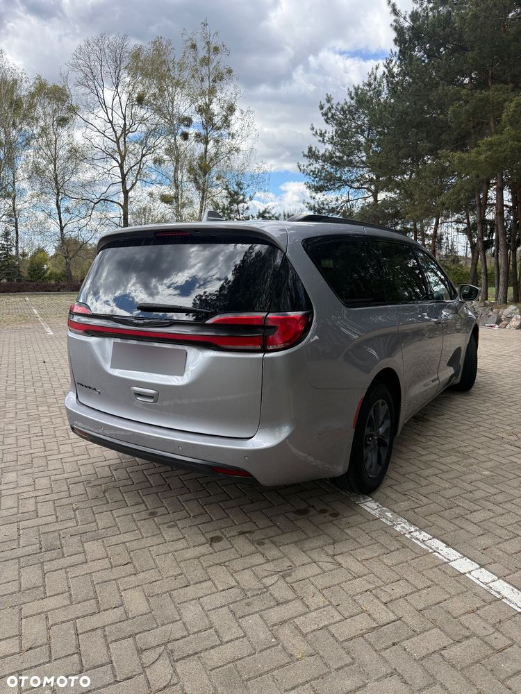 Chrysler Pacifica - 5