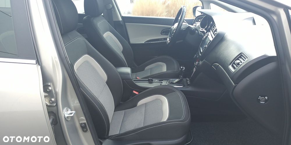 Kia Ceed 1.6 CRDi 136 DCT ISG Platinum Edition - 17