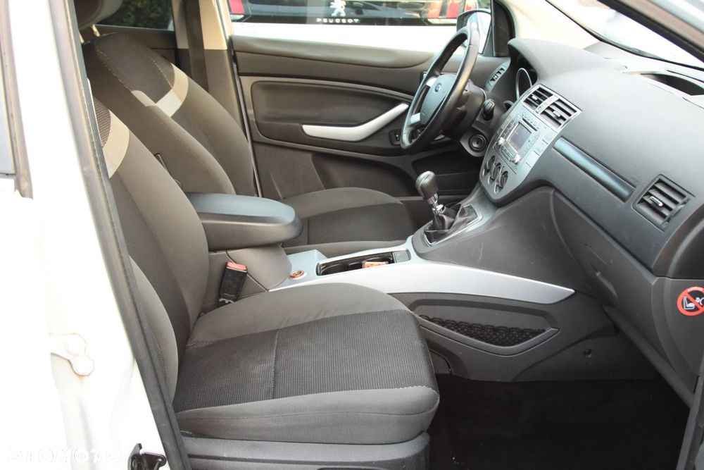 Ford Kuga 2.0 TDCi 4x4 Titanium - 13