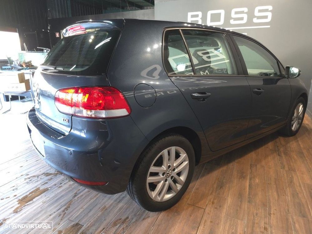 VW Golf 1.6 TDi Trendline BlueMotion - 12