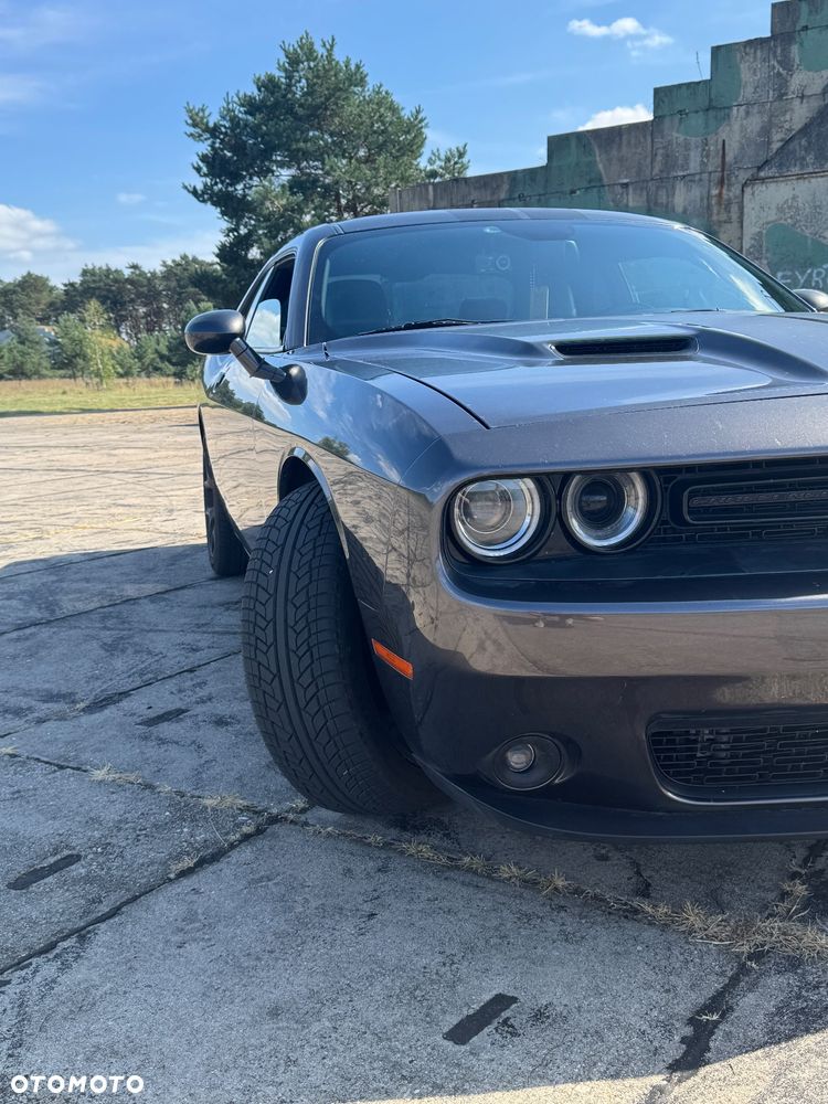 Dodge Challenger - 15