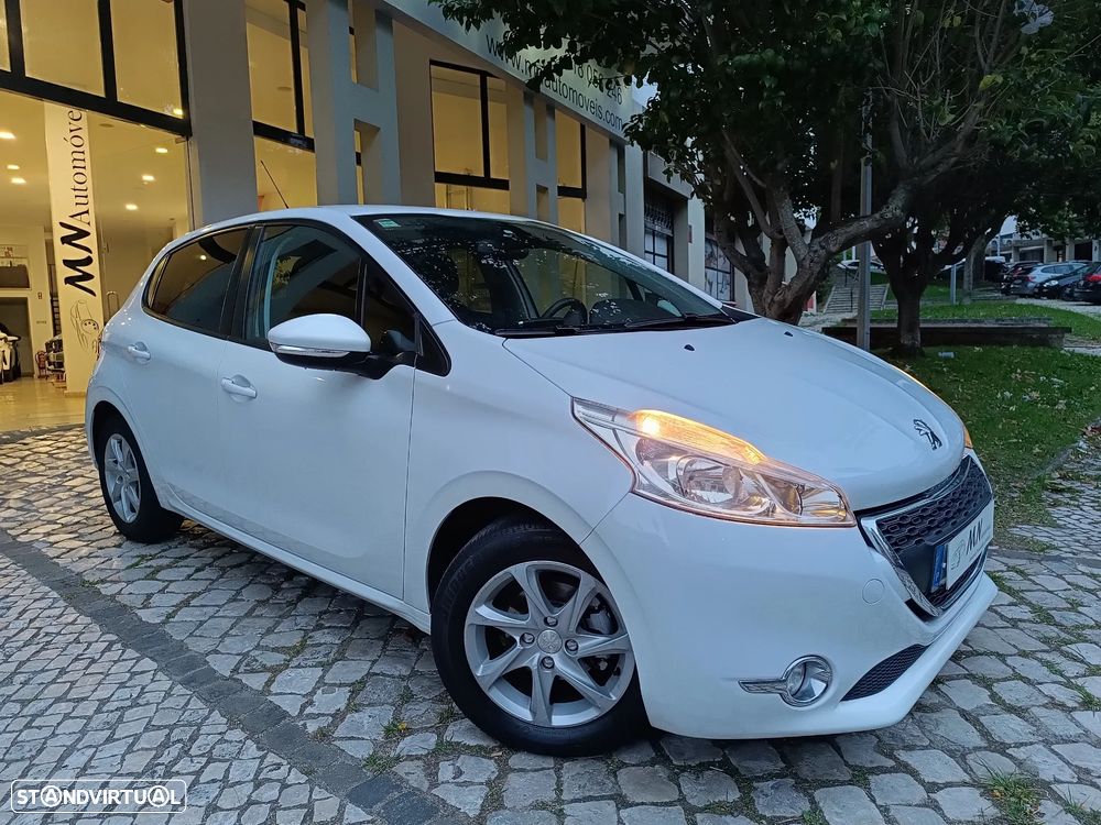 Peugeot 208 1.2 VTi SE Style - 4