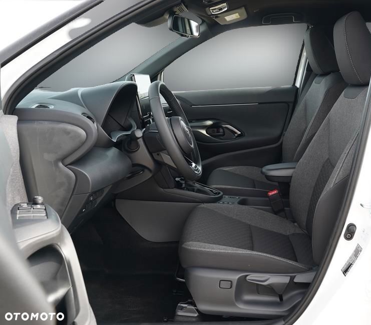 Toyota Yaris Cross - 13