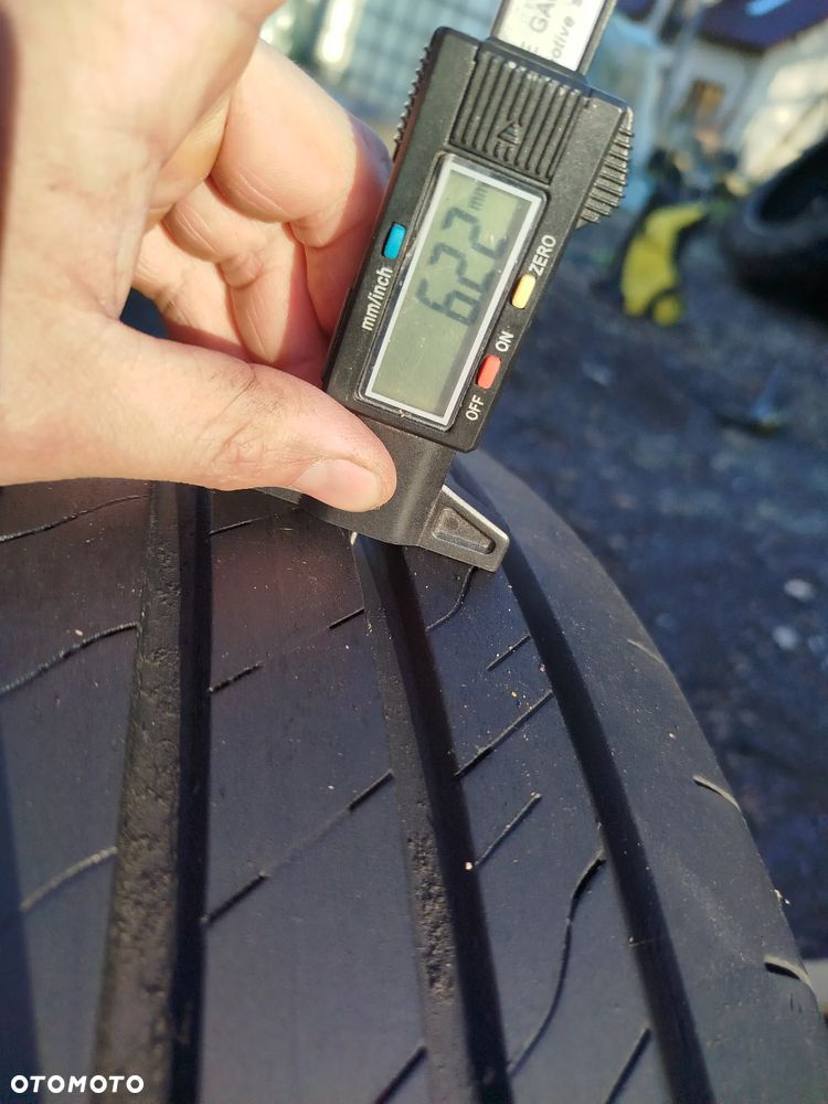 215/55R17 94W Goodyear Perfomance 2 2sztx90% bieżnika 23r - 7