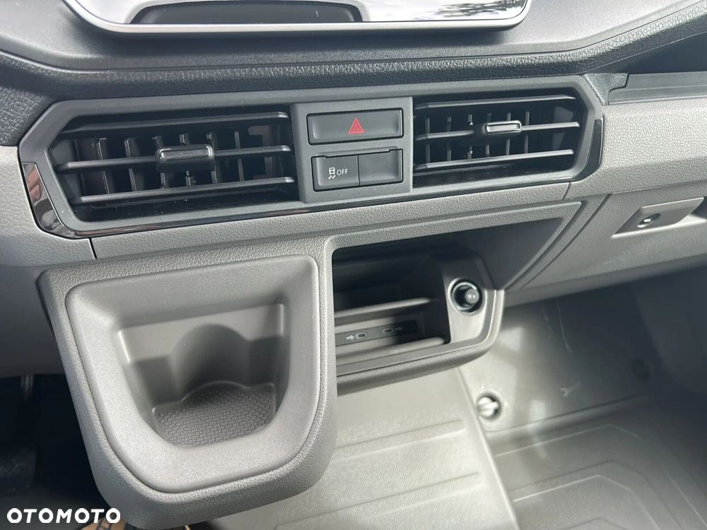 Volkswagen Crafter KONTENER+WINDA/AUTOMAT/35 Podwozie z pojedynczą kabiną 2,0 l 163 KM manual r. o.: 4490 mm - 29