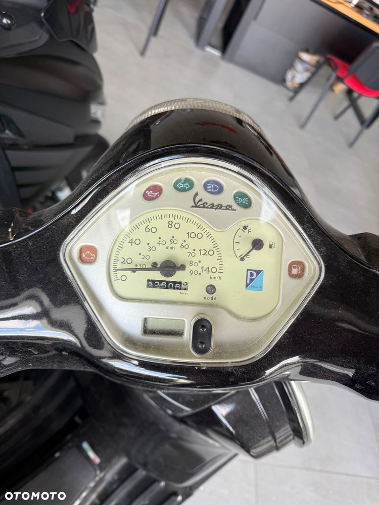 Piaggio Vespa - 5