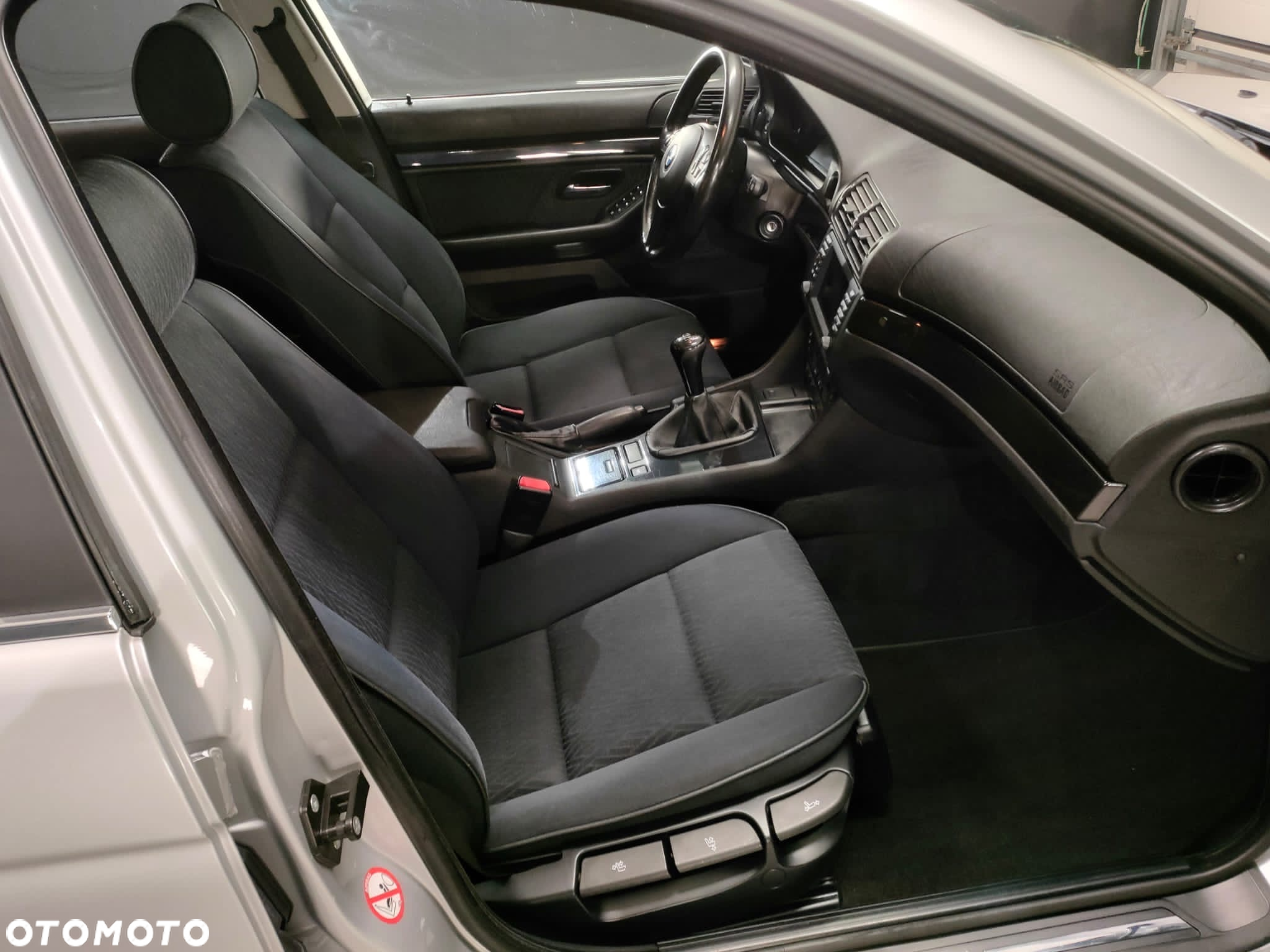 BMW Seria 5 525i - 25