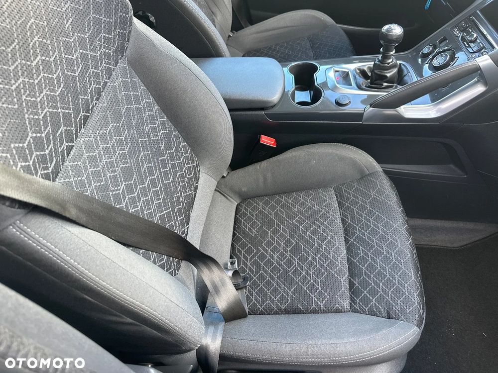 Peugeot 3008 1.6 BlueHDi Style S&S - 30