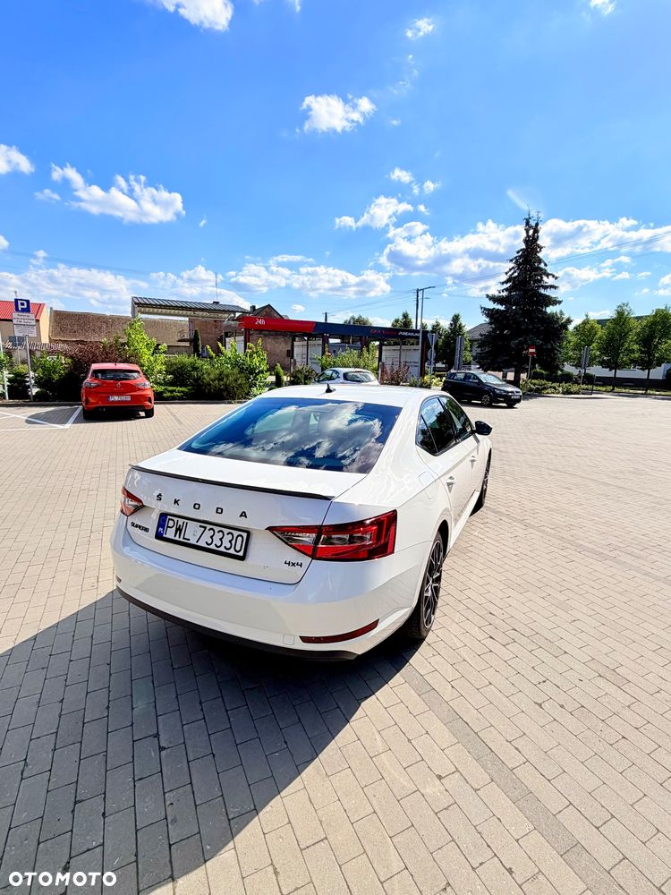 Skoda Superb 2.0 TDI SCR 4x4 Style DSG - 6