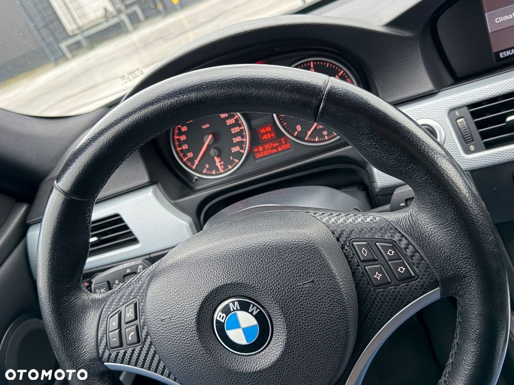 BMW Seria 3 320d - 24