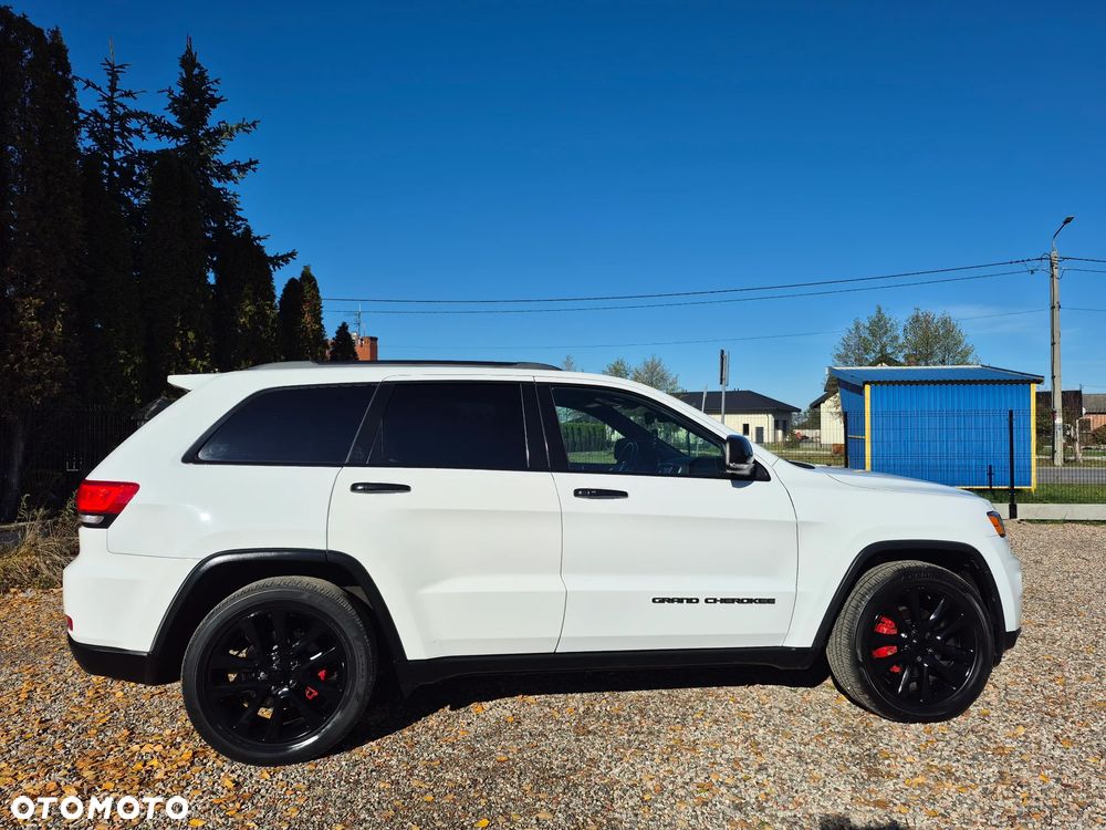 Jeep Grand Cherokee - 29