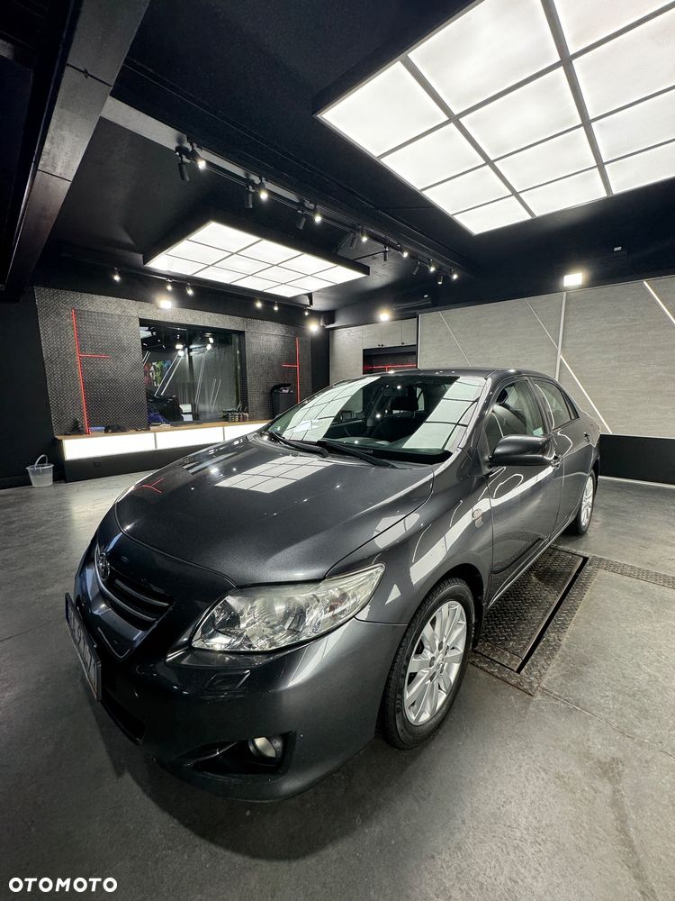 Toyota Corolla - 2
