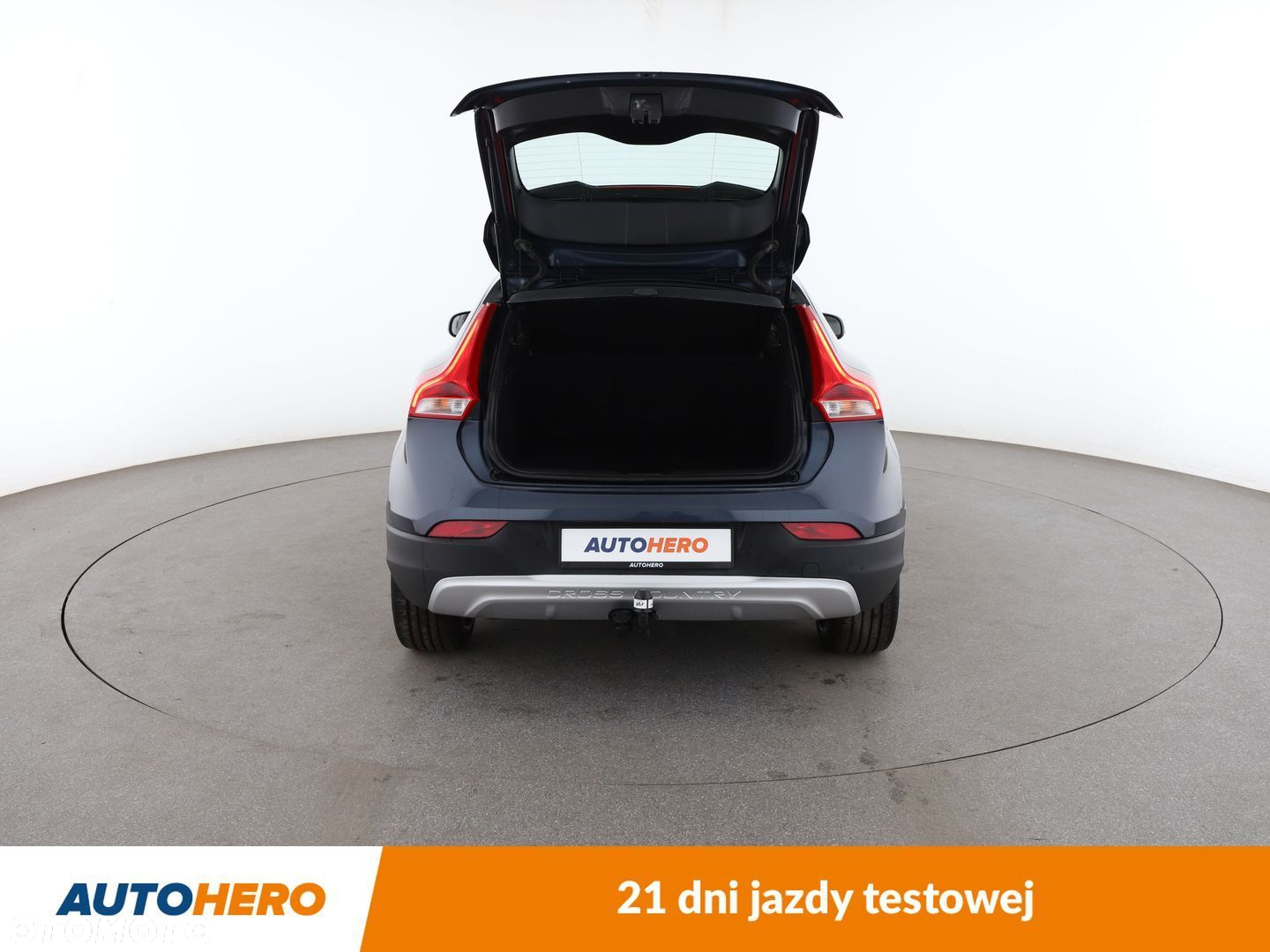 Volvo V40 Cross Country - 16