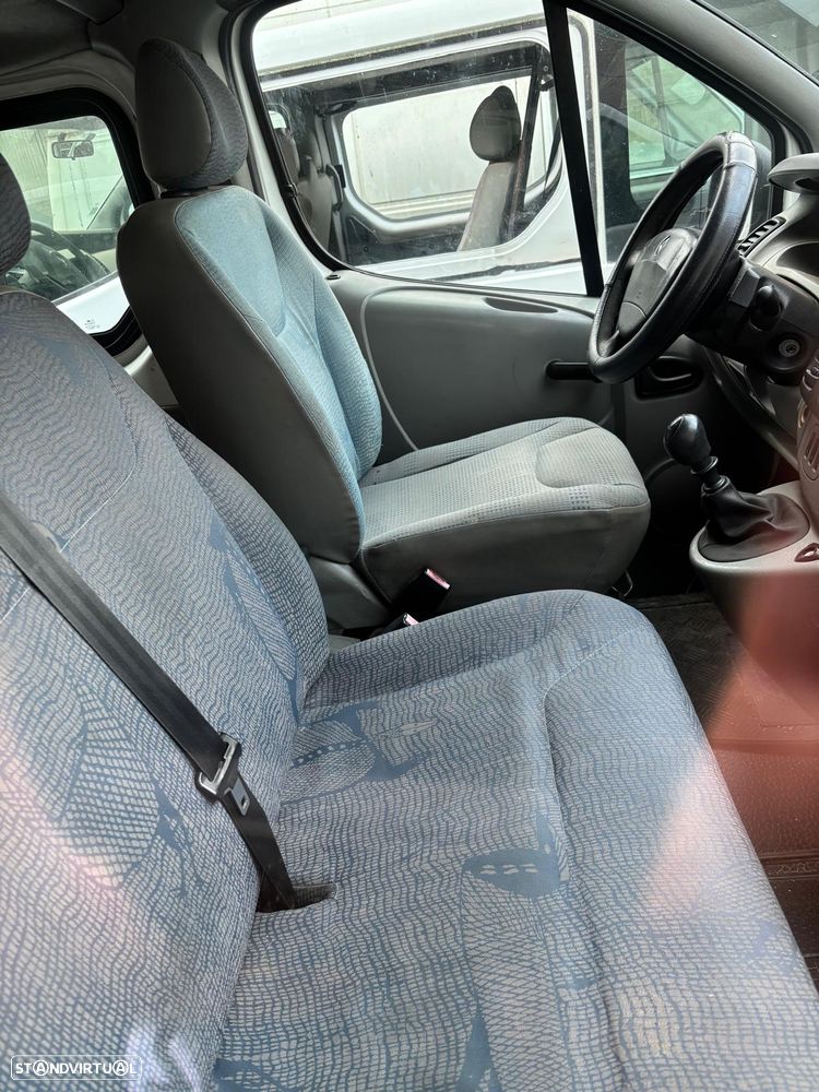 Renault Trafic de 2004 para peças - 6