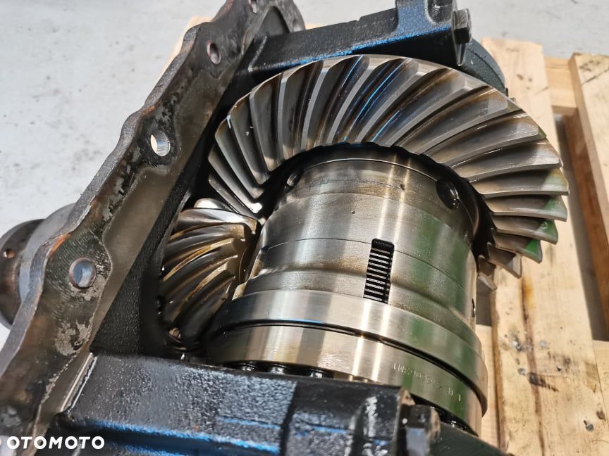 Mechanizm różnicowy Massey Ferguson 8690 3766063M1 - 5