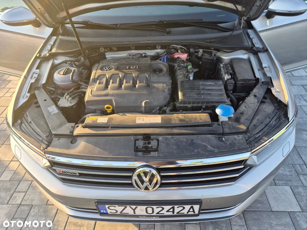Volkswagen Passat 2.0 TDI SCR 4Mot DSG Highline - 24