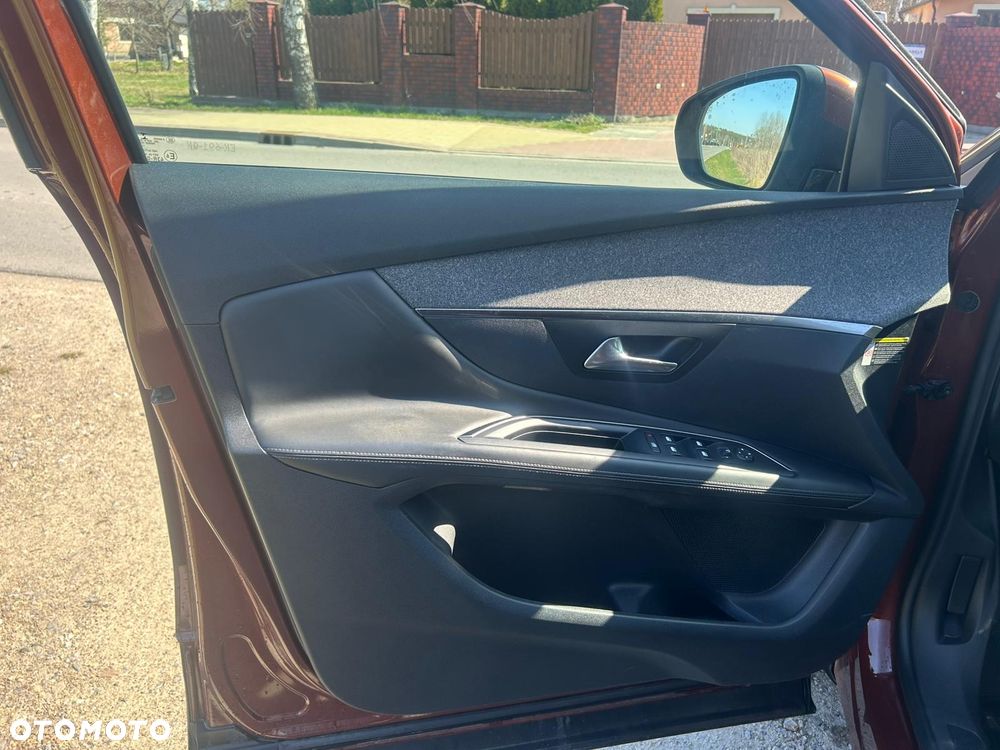 Peugeot 3008 1.2 PureTech Allure S&S - 10