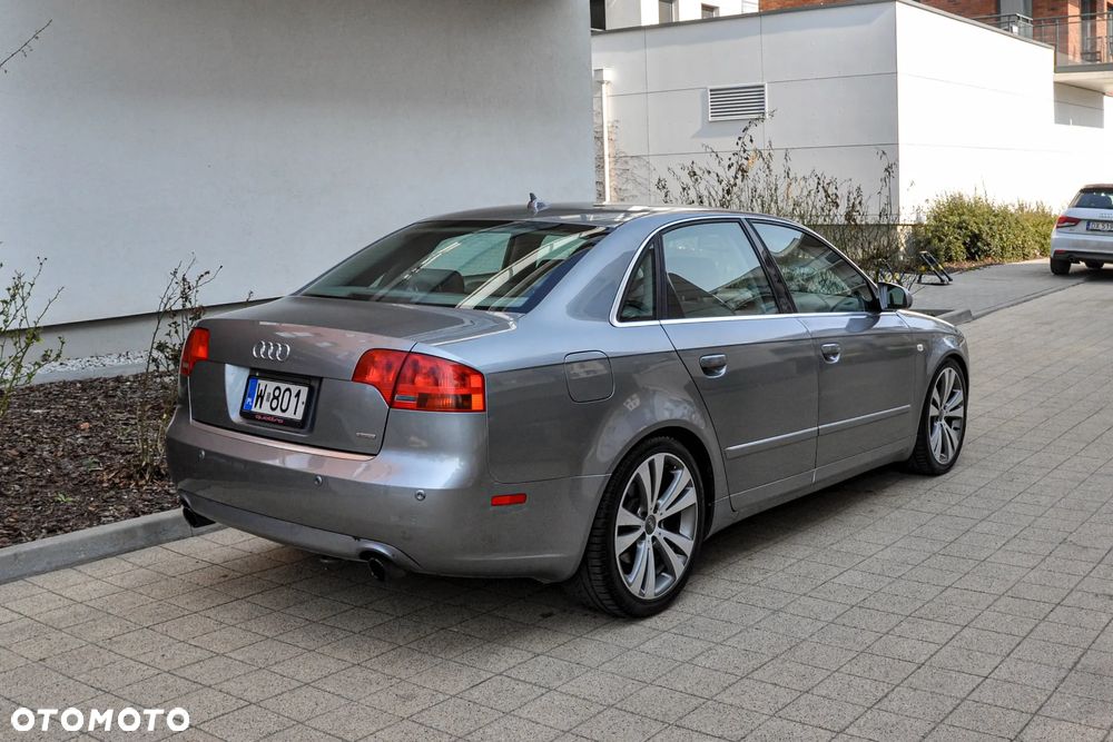 Audi A4 Limousine - 4